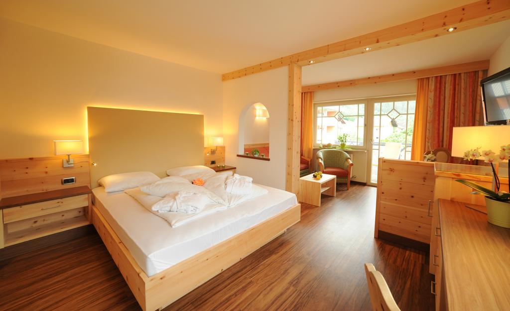Aktiv & Wellnesshotel Zentral Прато-алло-Стельвио Номер фото