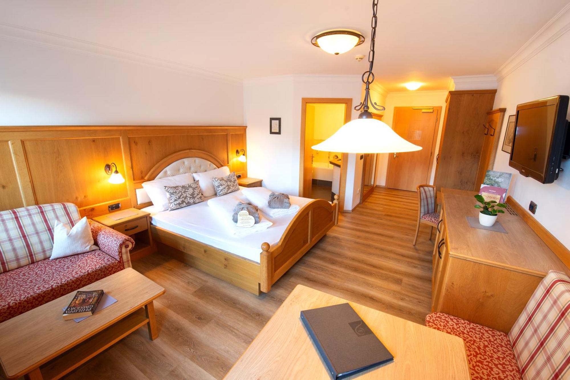Aktiv & Wellnesshotel Zentral Прато-алло-Стельвио Экстерьер фото