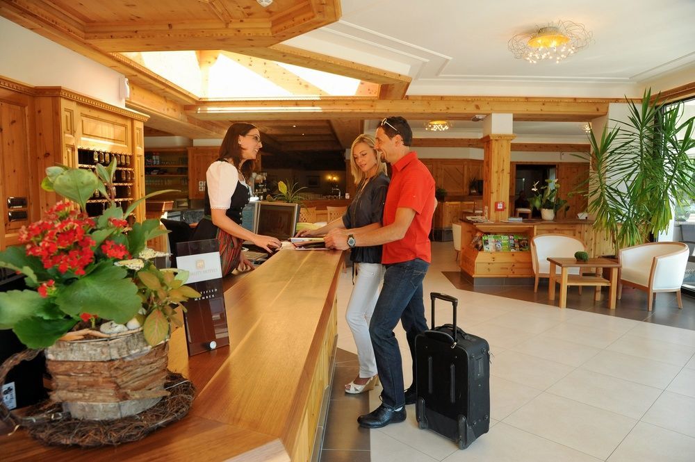 Aktiv & Wellnesshotel Zentral Прато-алло-Стельвио Экстерьер фото