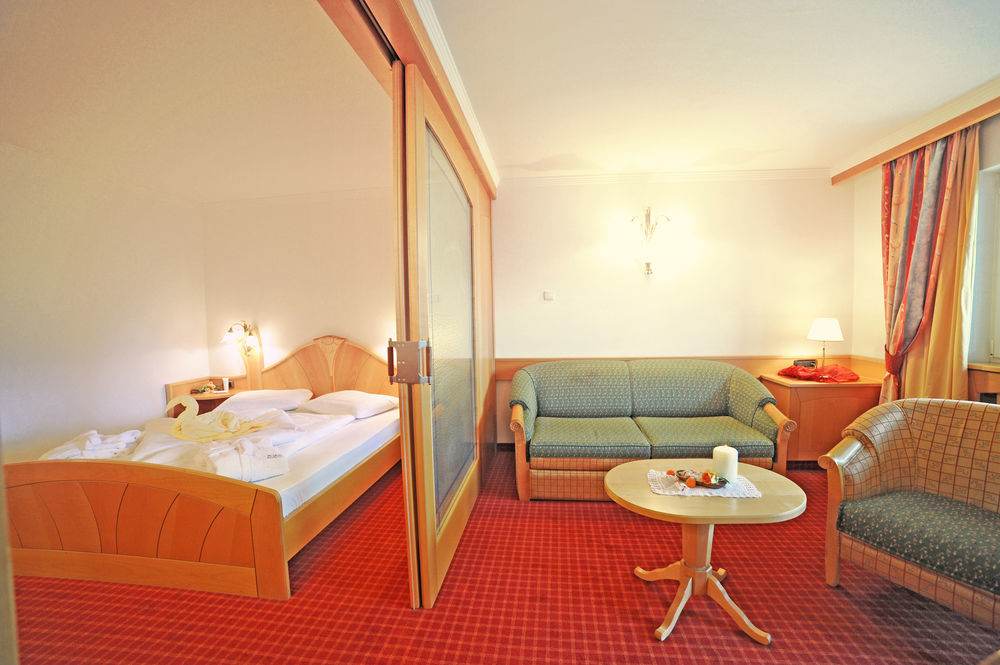 Aktiv & Wellnesshotel Zentral Прато-алло-Стельвио Экстерьер фото