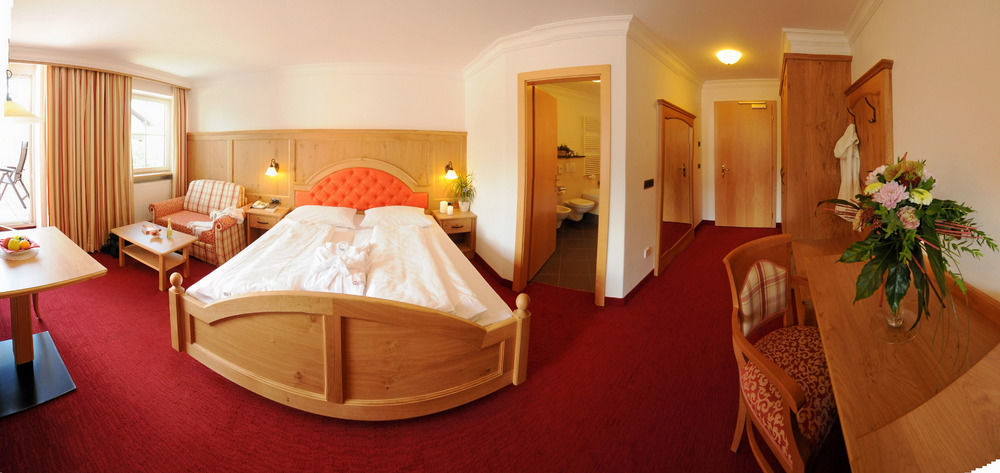 Aktiv & Wellnesshotel Zentral Прато-алло-Стельвио Экстерьер фото