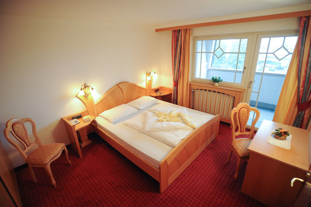 Aktiv & Wellnesshotel Zentral Прато-алло-Стельвио Экстерьер фото